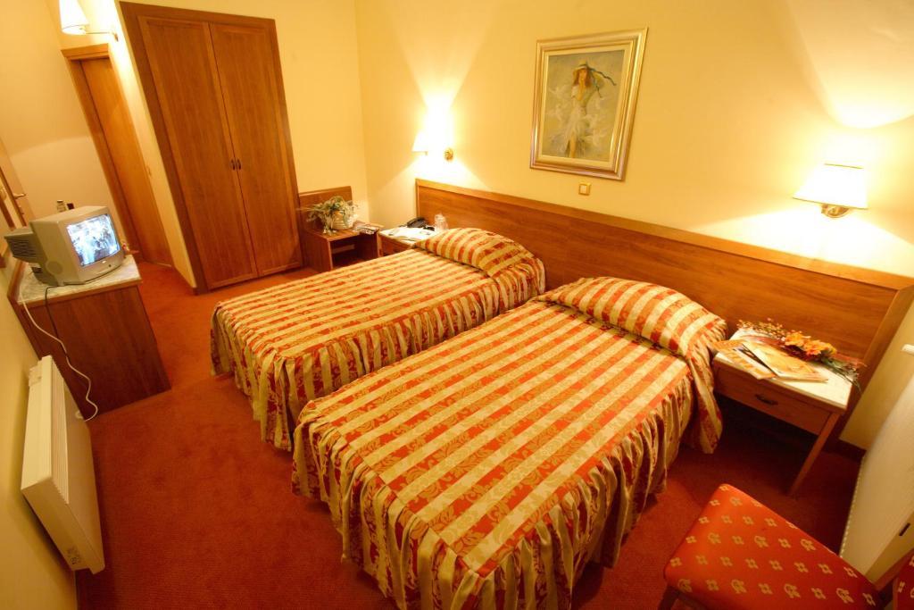 Hotel Dinara Livno Phòng bức ảnh