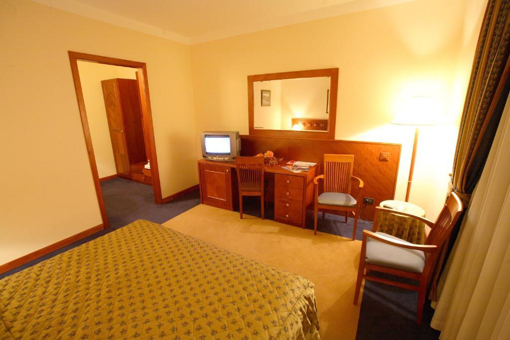 Hotel Dinara Livno Phòng bức ảnh