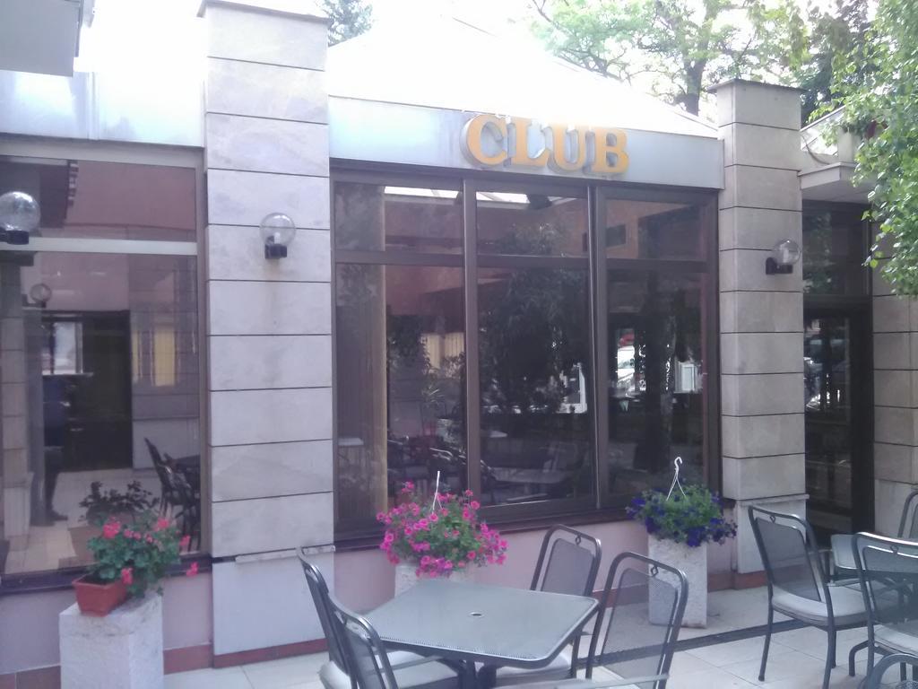 Hotel Dinara Livno Ngoại thất bức ảnh