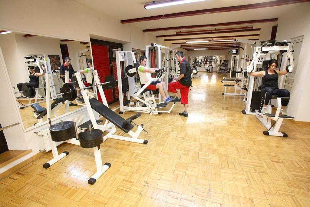 Hotel Dinara Livno Ngoại thất bức ảnh