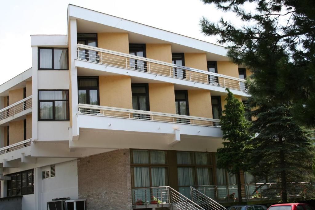 Hotel Dinara Livno Ngoại thất bức ảnh